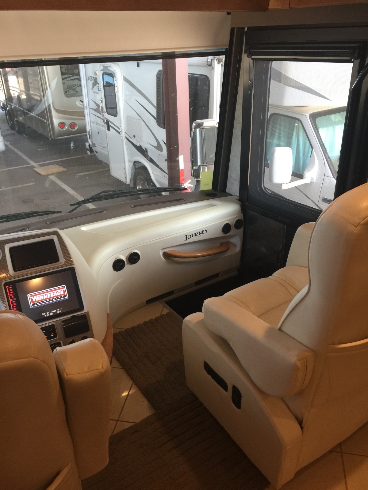 2015 Winnebago Journey 40R Used Motorhomes For Sale